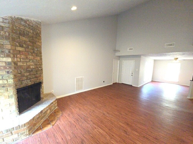 Building Photo - 1705 Bodart Ct