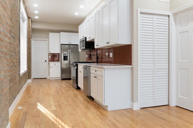 Building Photo - 1303 W Flournoy St