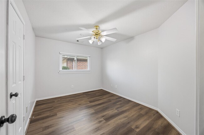 Building Photo - 19718 Gable Woods Dr