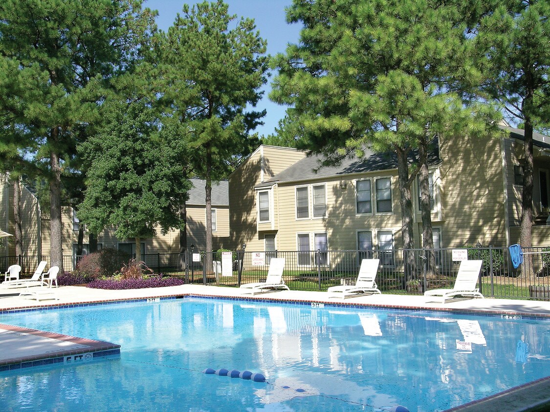 The Residence At Village Green Memphis