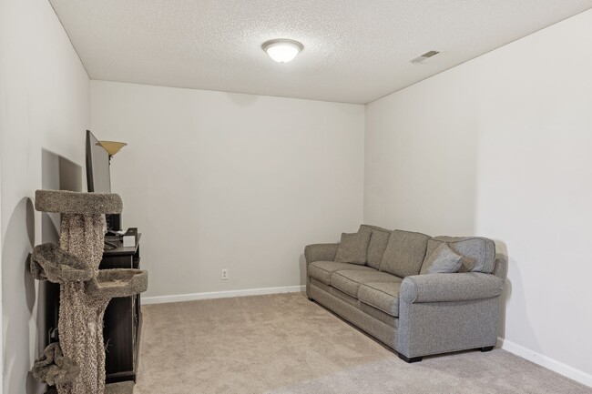 Building Photo - 1307 Bluebonnet Dr