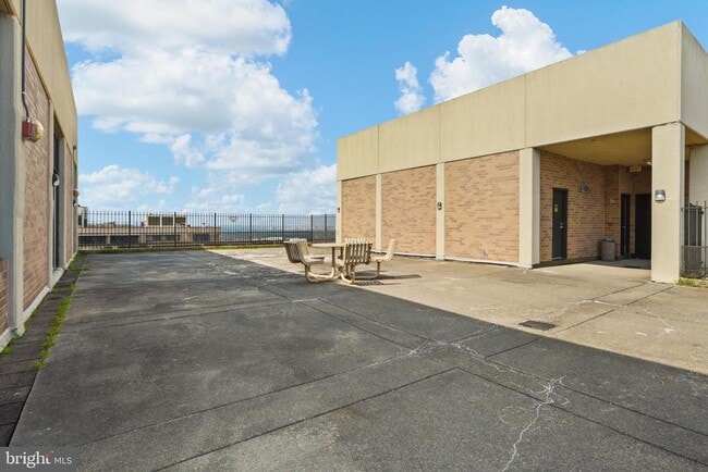 Building Photo - 5501 Seminary Rd