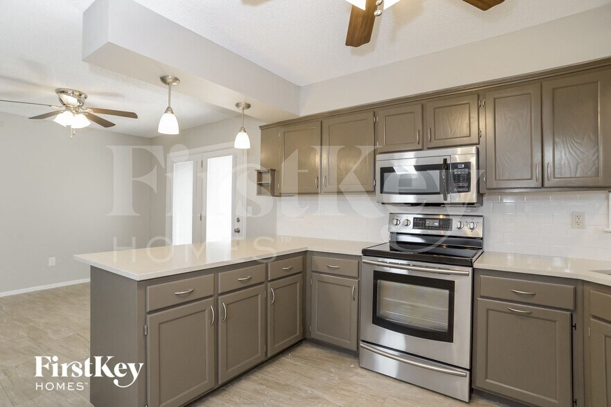 Building Photo - 8530 Alden Ln