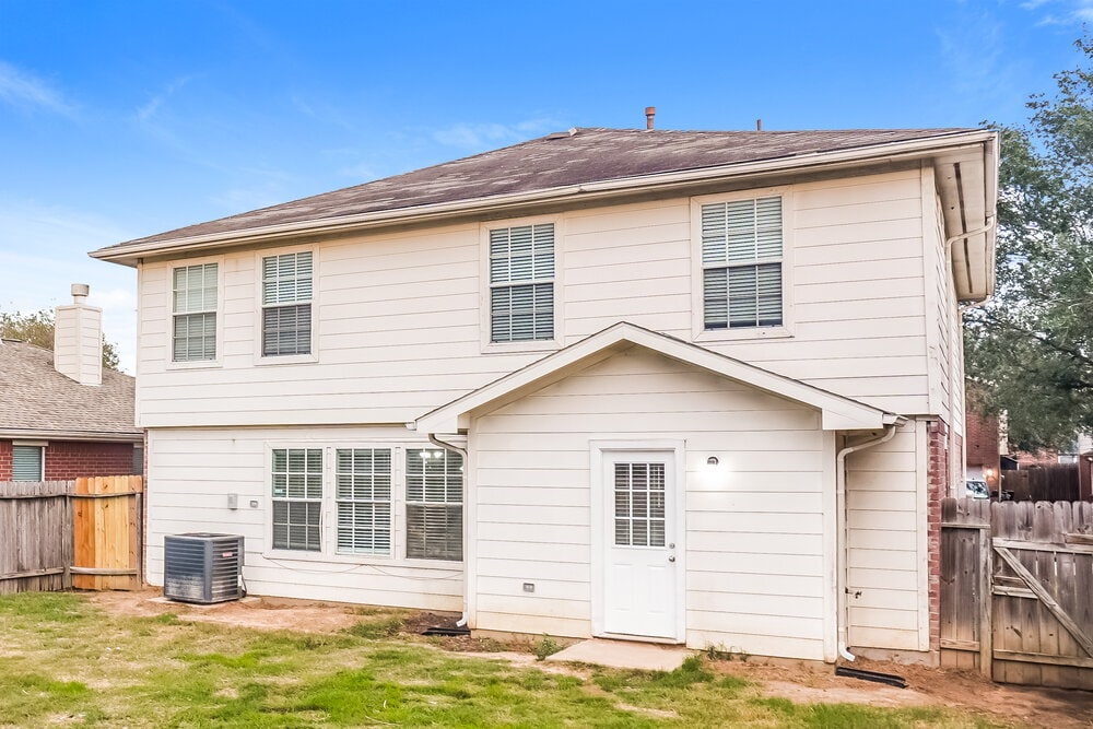 Building Photo - 5827 Clerkenwell Dr