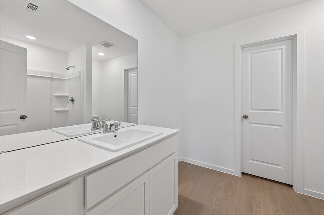 Building Photo - 216 Amy St