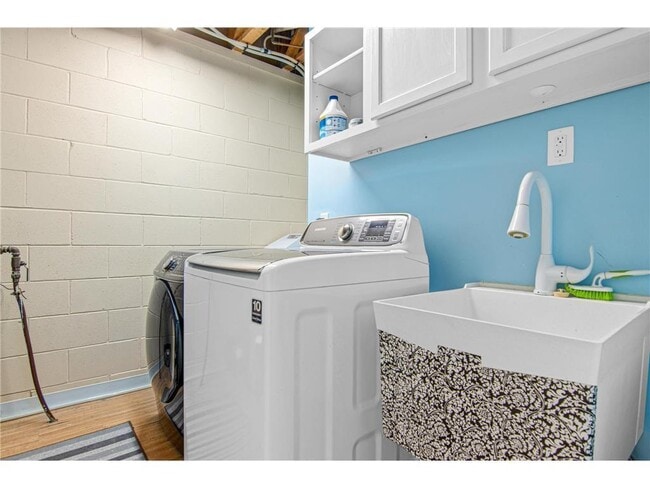 Building Photo - 7445 Borman Ave