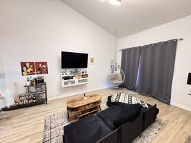 Building Photo - 5460 White Oak Ave