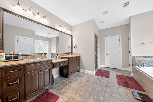 Building Photo - 9027 Cimarron Ct
