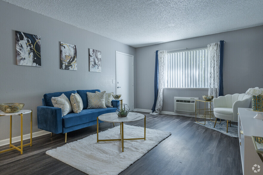 Primary Photo - Reno Vista