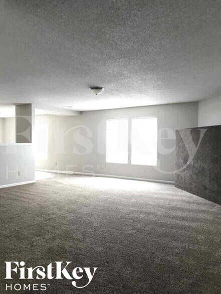Building Photo - 9214 Bainbridge Dr