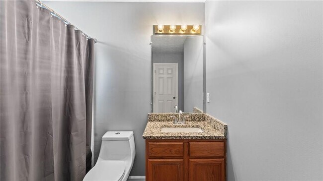 Building Photo - 450 Manor Glen Dr