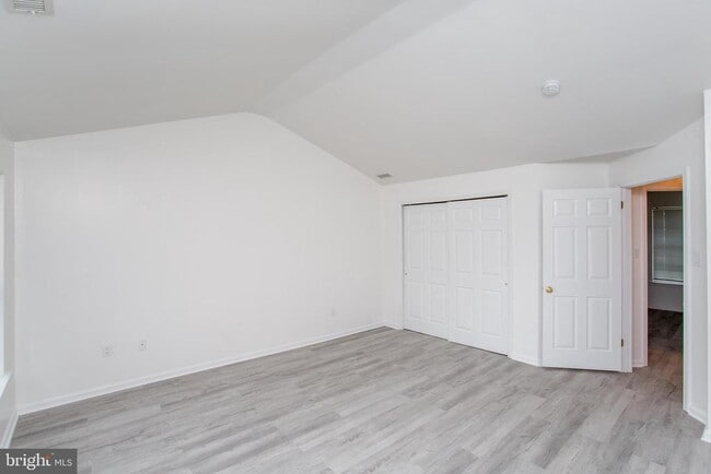 Building Photo - 1108 Julian Dr W
