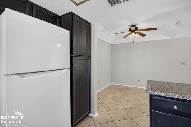 Building Photo - Beautiful 2Bdm 2Ba Condo with Community Pool in Mesa!