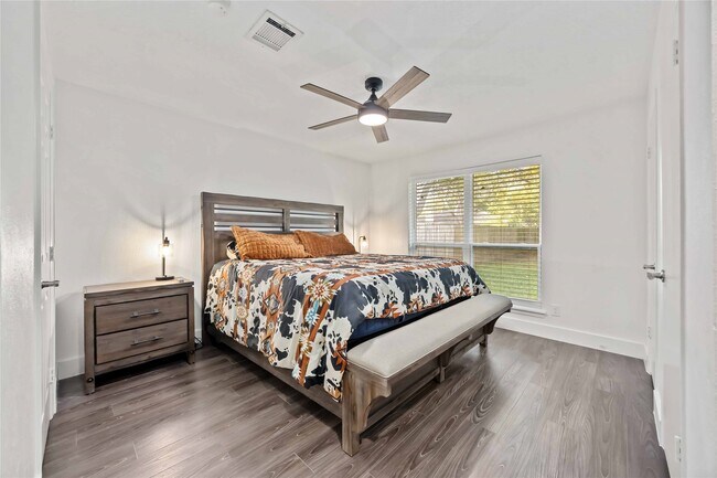 Building Photo - 22419 Deville Dr