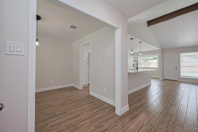 Building Photo - 5310 Monteith Dr