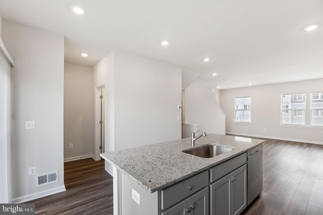 Building Photo - 105 Milburn Dr