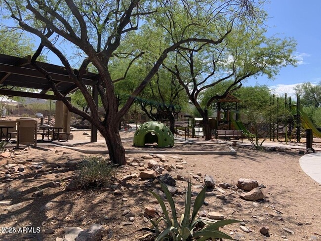 Building Photo - 10447 E Morning Star Dr