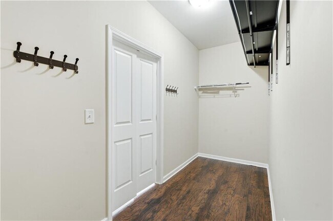Building Photo - 2270 Tenor Ln