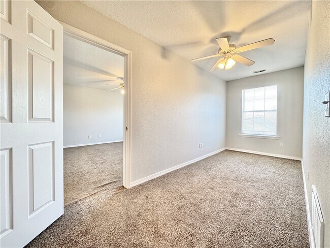 Building Photo - 1837 Pointer Ln