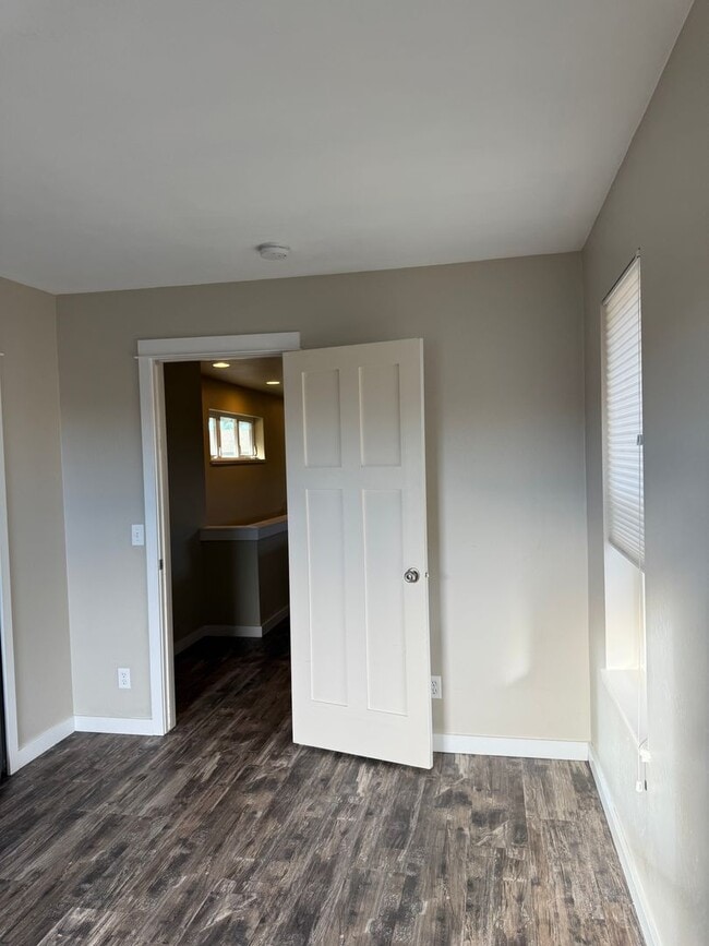 Building Photo - A Lovely Westside Single Family Home in the Desirable Valley West Subdivision