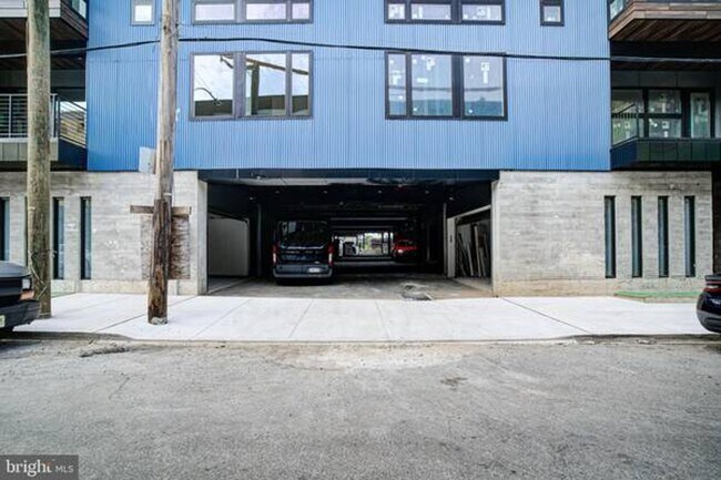 Building Photo - 1746 Hope St