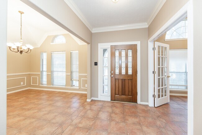 Building Photo - 7111 Glenwood Dr