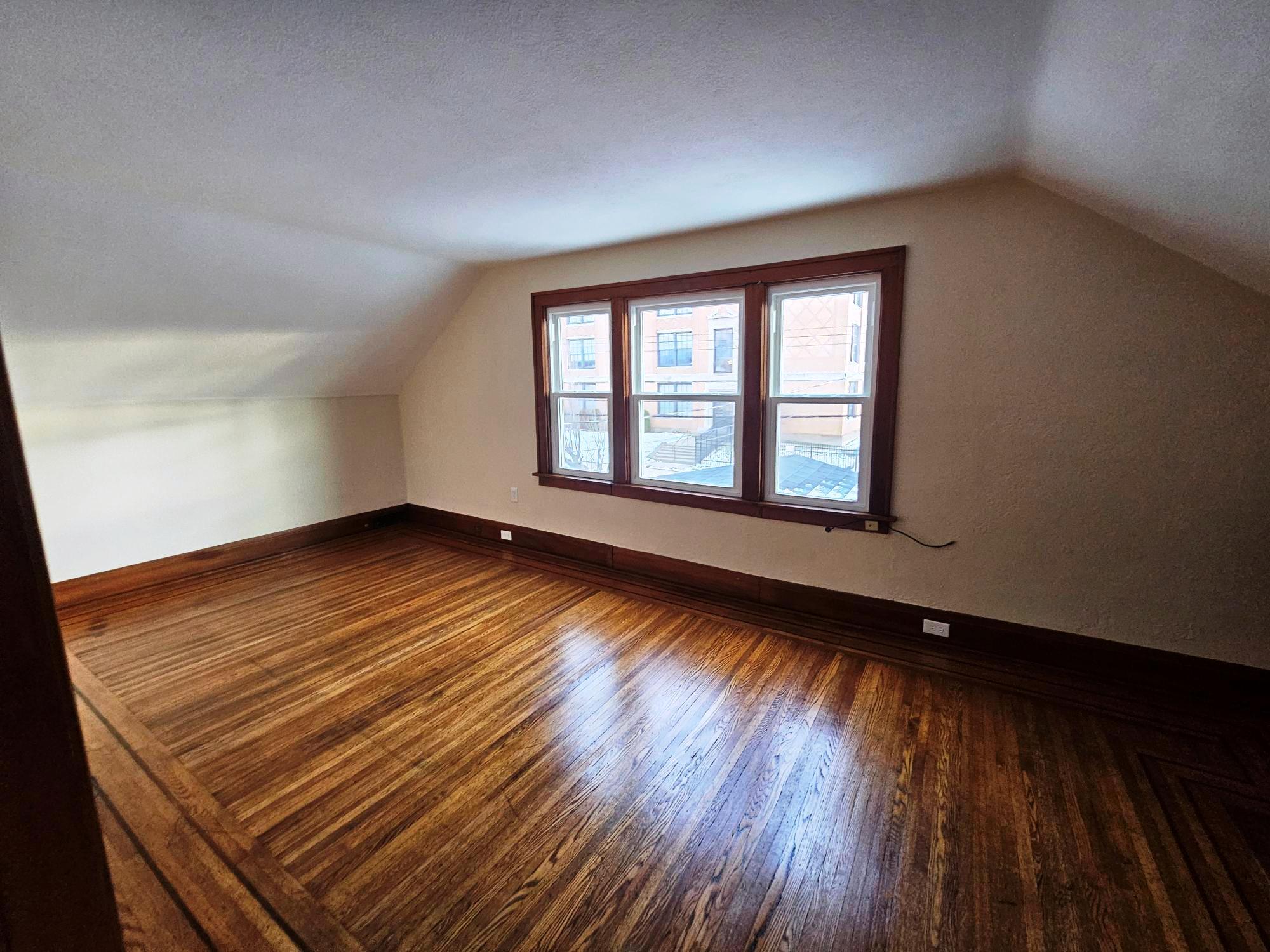 Building Photo - 536 Winspear Ave