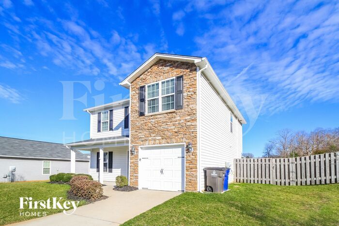 Building Photo - 1484 Worchester St