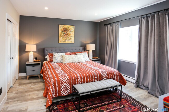 Building Photo - 36 Turn of River Rd