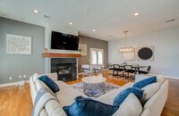 Building Photo - 5336 Darling St