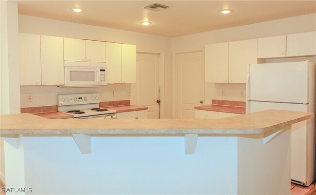Building Photo - 203 Jack Ave N