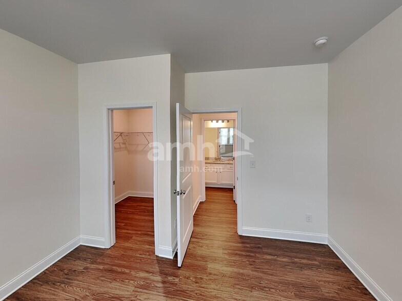 Building Photo - 6177 Rosemore Ln