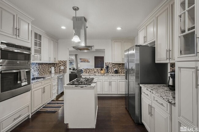 Building Photo - 125 Caliente St