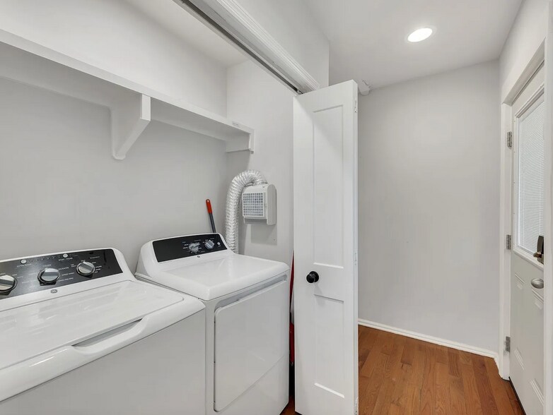 Building Photo - 1023 Maxwell Ave