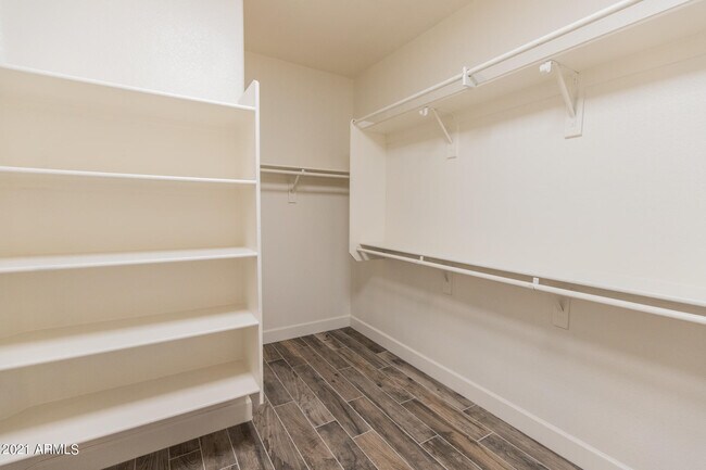 Building Photo - 13602 W Avalon Dr