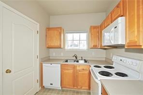 Building Photo - 12926 University Crescent