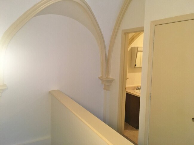 Building Photo - 124 Orange St