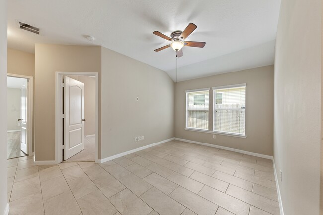 Building Photo - 731 Pickett Hill Ln