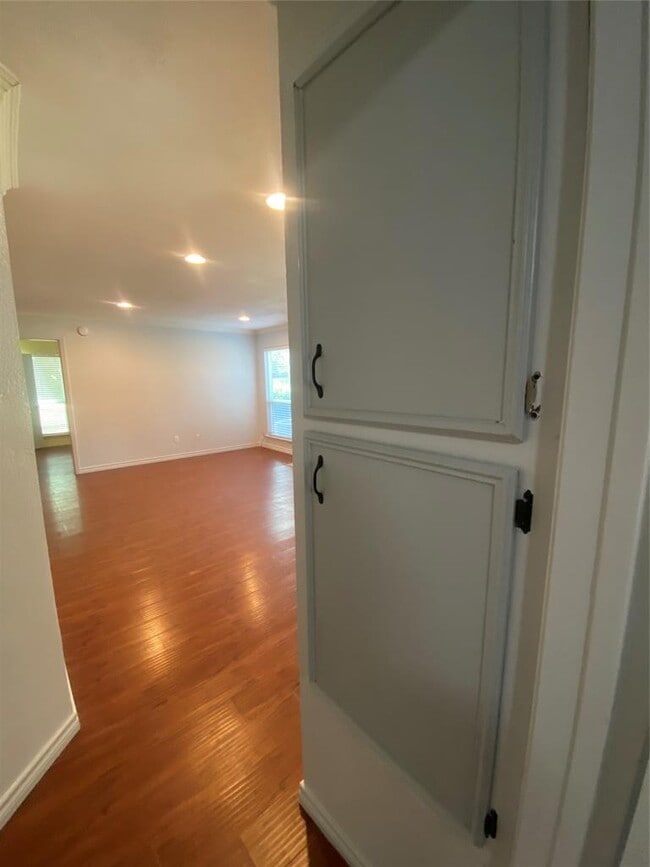 Building Photo - 10616 Mellow Meadow Dr