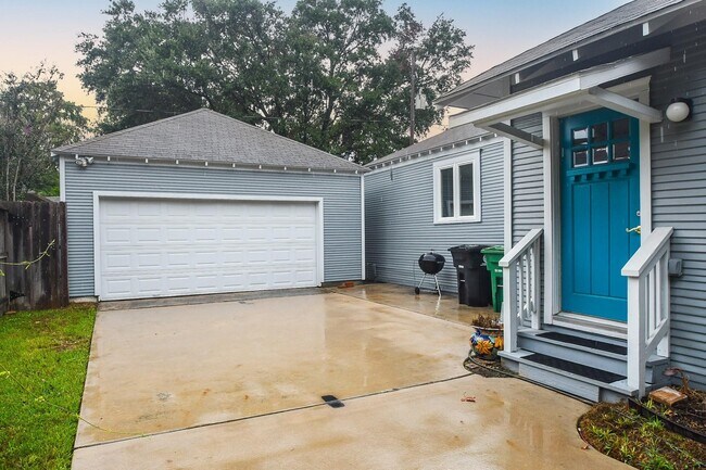 Building Photo - 4625 Pineridge St