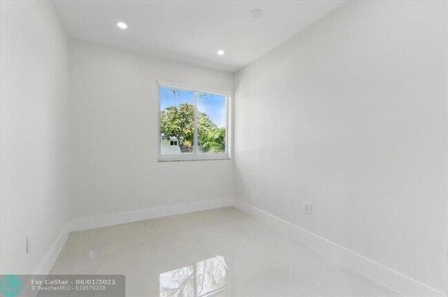 Building Photo - 7860 SW 158th Terrace