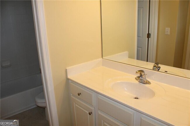 Building Photo - 2627 Hampton Park Dr