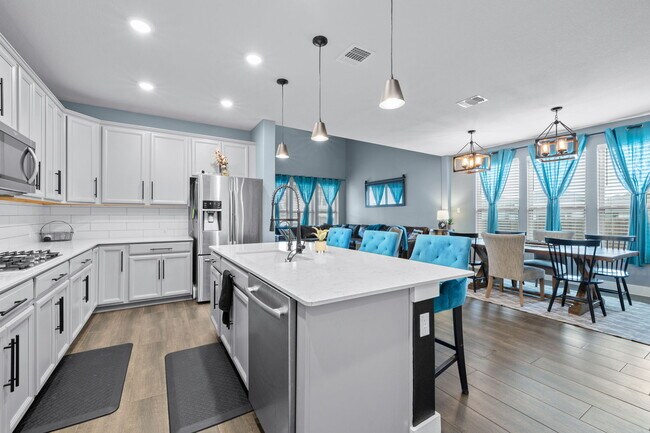 Building Photo - 525 Compania Cove