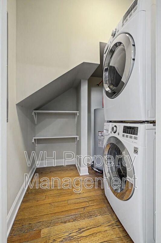 Building Photo - 123 Berry St