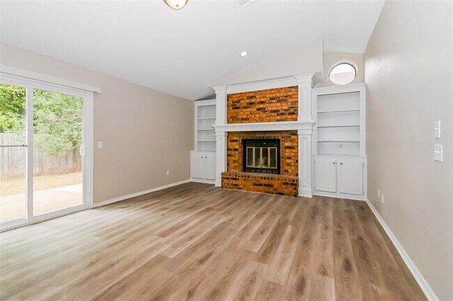 Building Photo - 11916 Silver Sun Dr