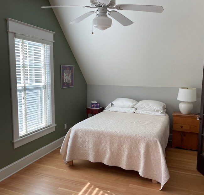 Building Photo - 195 N Prospect St