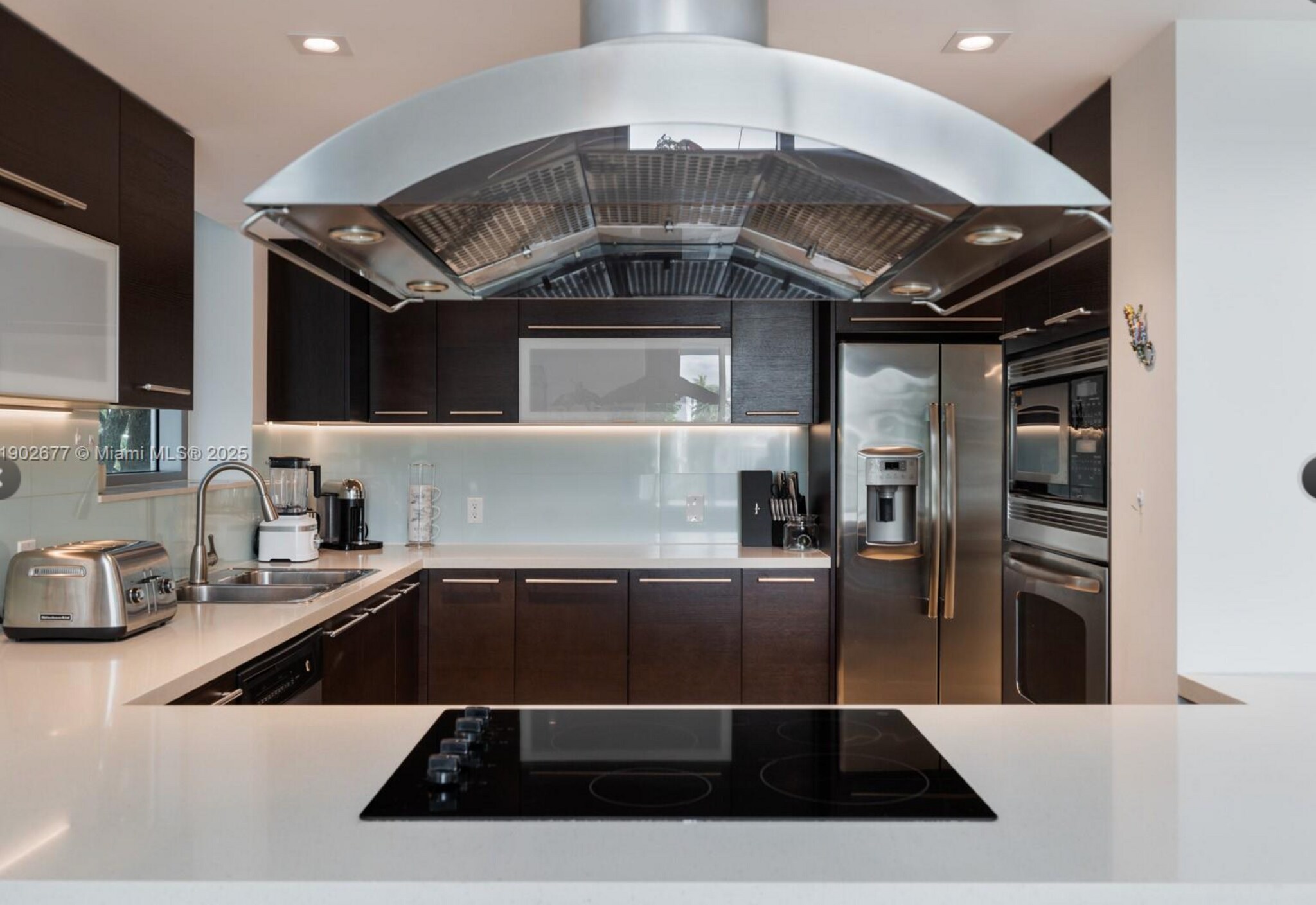 Building Photo - 7928 East Dr