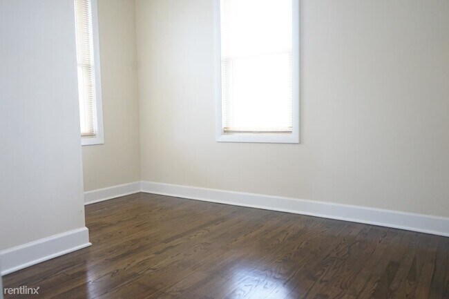 Building Photo - 5204 Leeds Ave