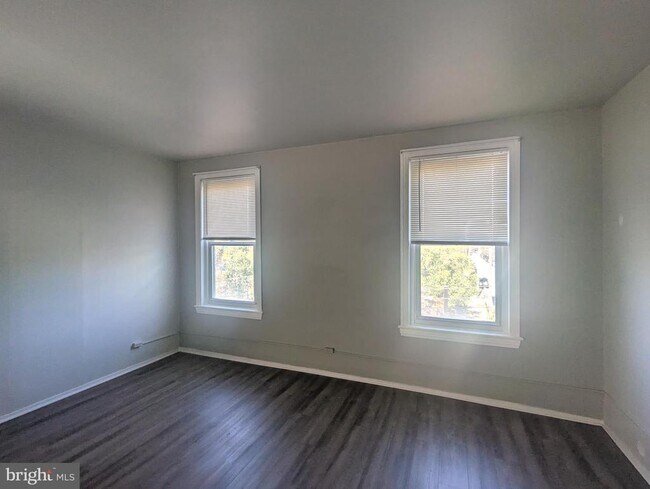 Building Photo - 2206 Fairmount Ave