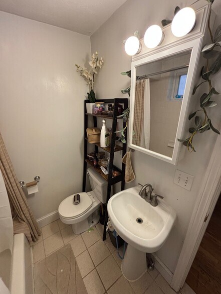 Building Photo - 19 Irving St